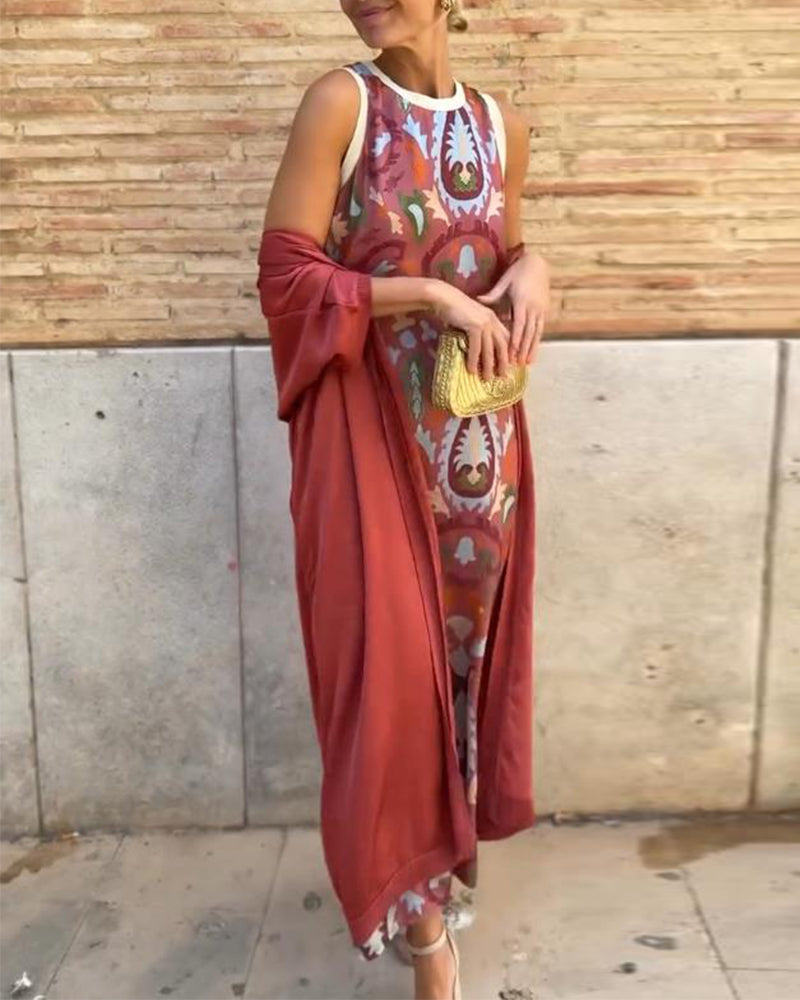 Bella - Two-Piece Set with Urban Style Print
