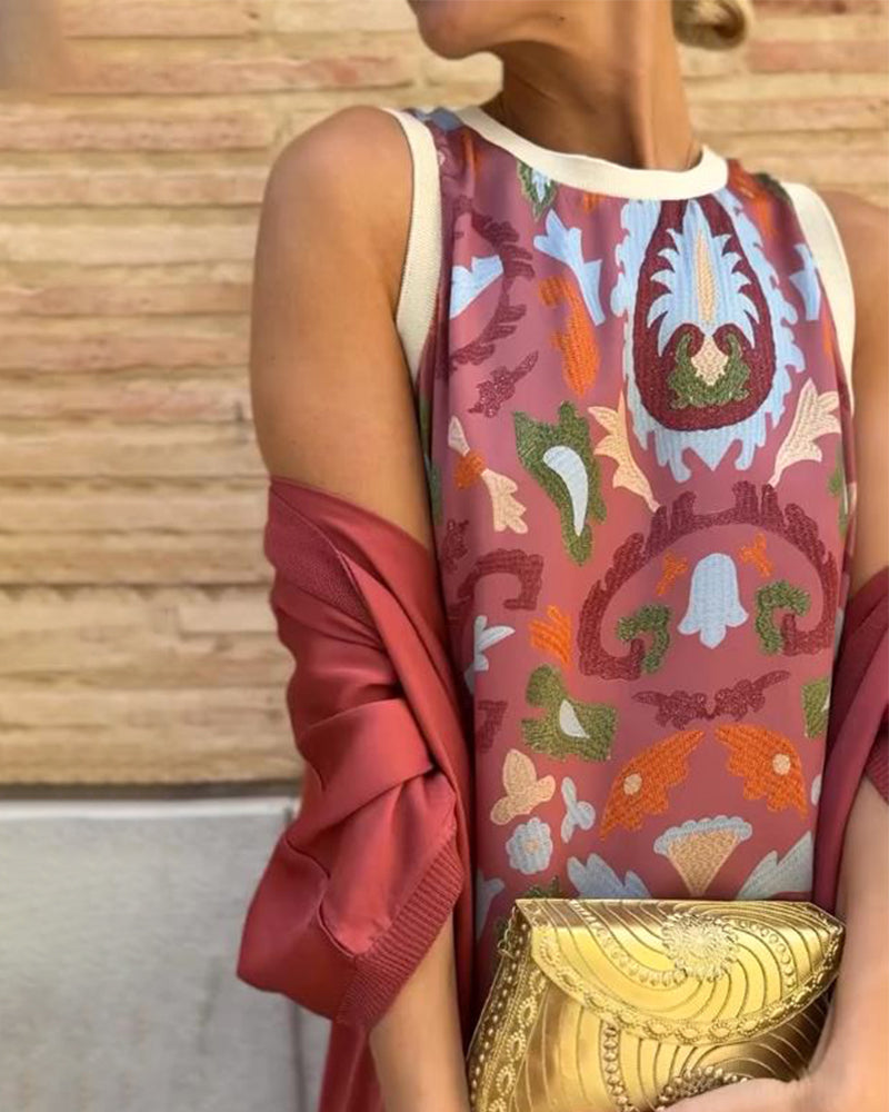 Bella - Two-Piece Set with Urban Style Print
