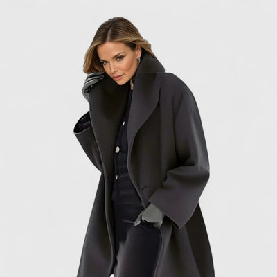 Viviane | Elegant coat with minimalist design
